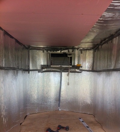 After teh walls and ceiling are coverd with the bubble wrap we can start adding the rigid foam to the ceiling